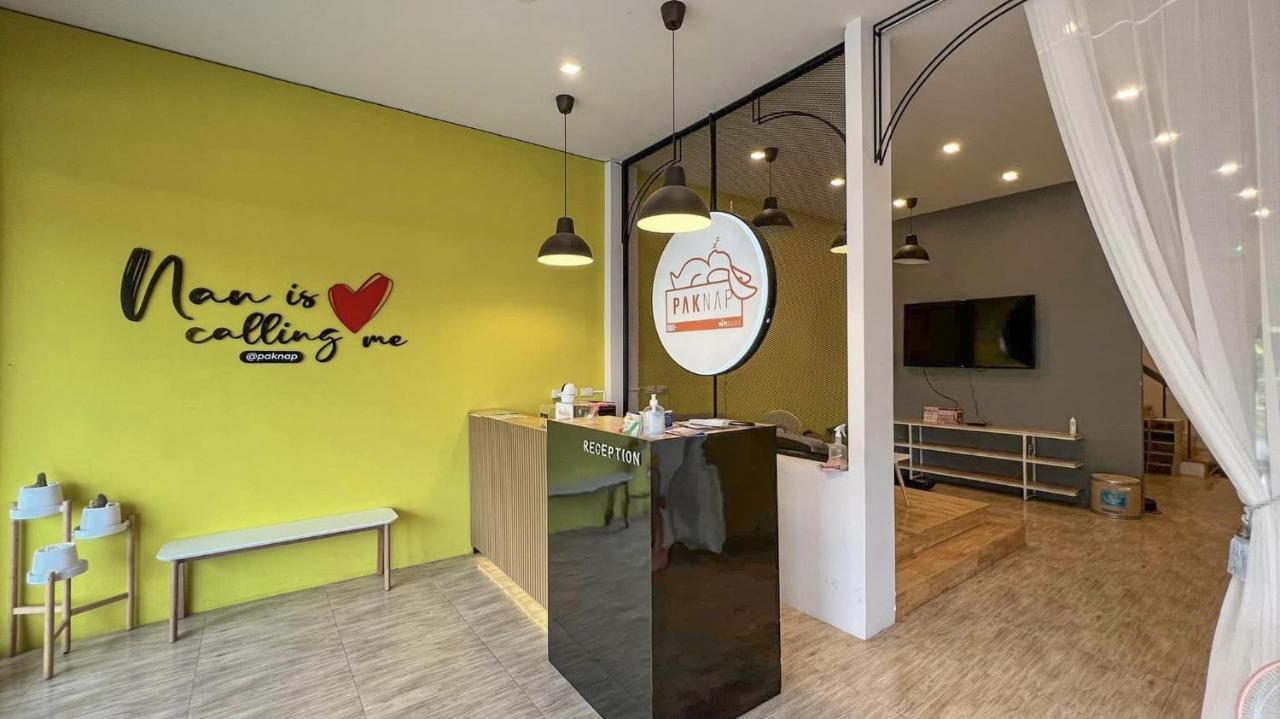 Paknap Hostel ナーン エクステリア 写真
