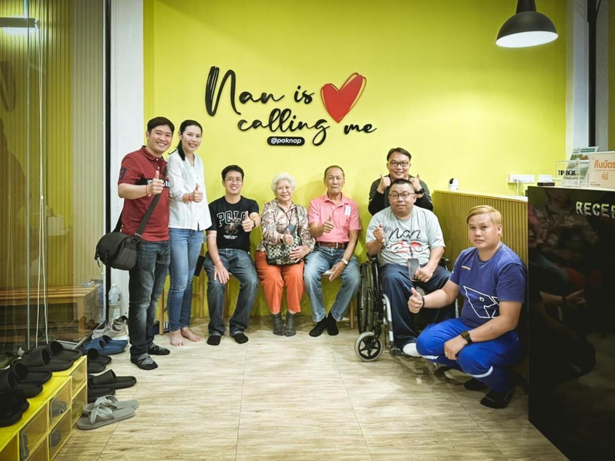 Paknap Hostel ナーン エクステリア 写真