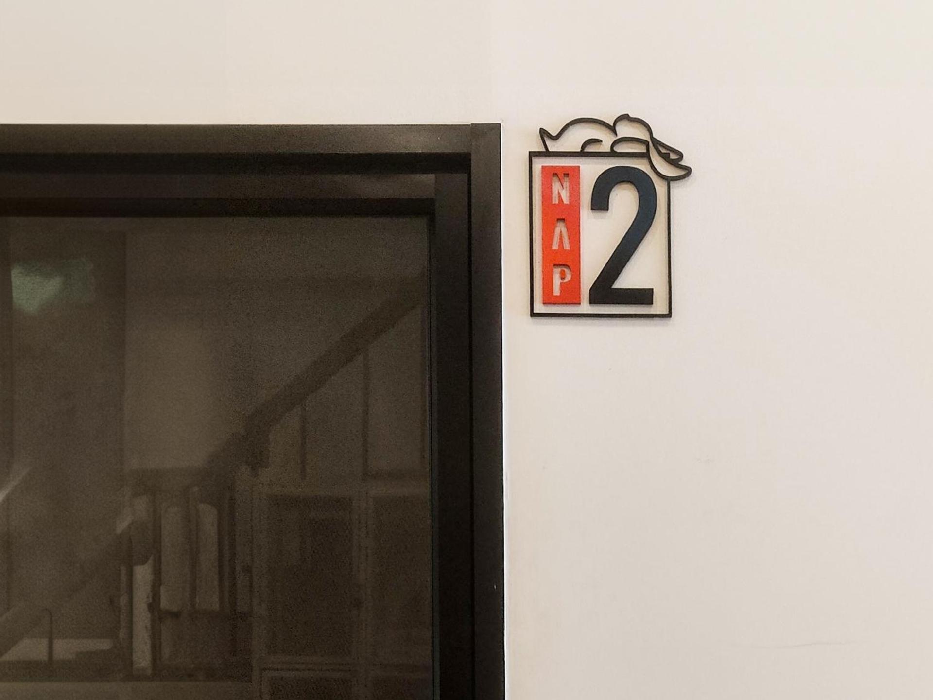 Paknap Hostel ナーン エクステリア 写真
