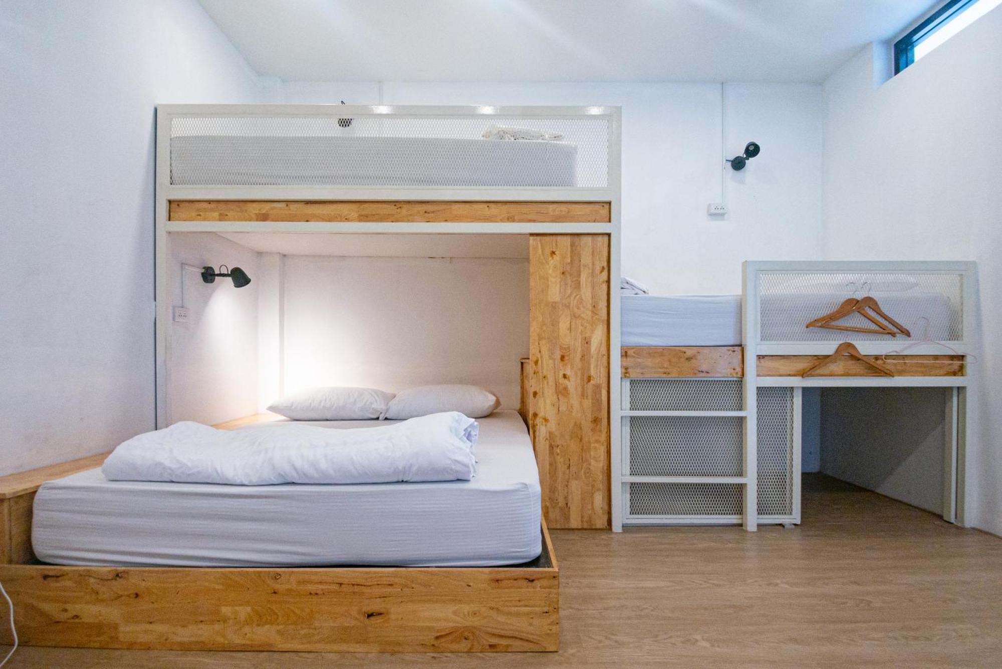 Paknap Hostel ナーン エクステリア 写真
