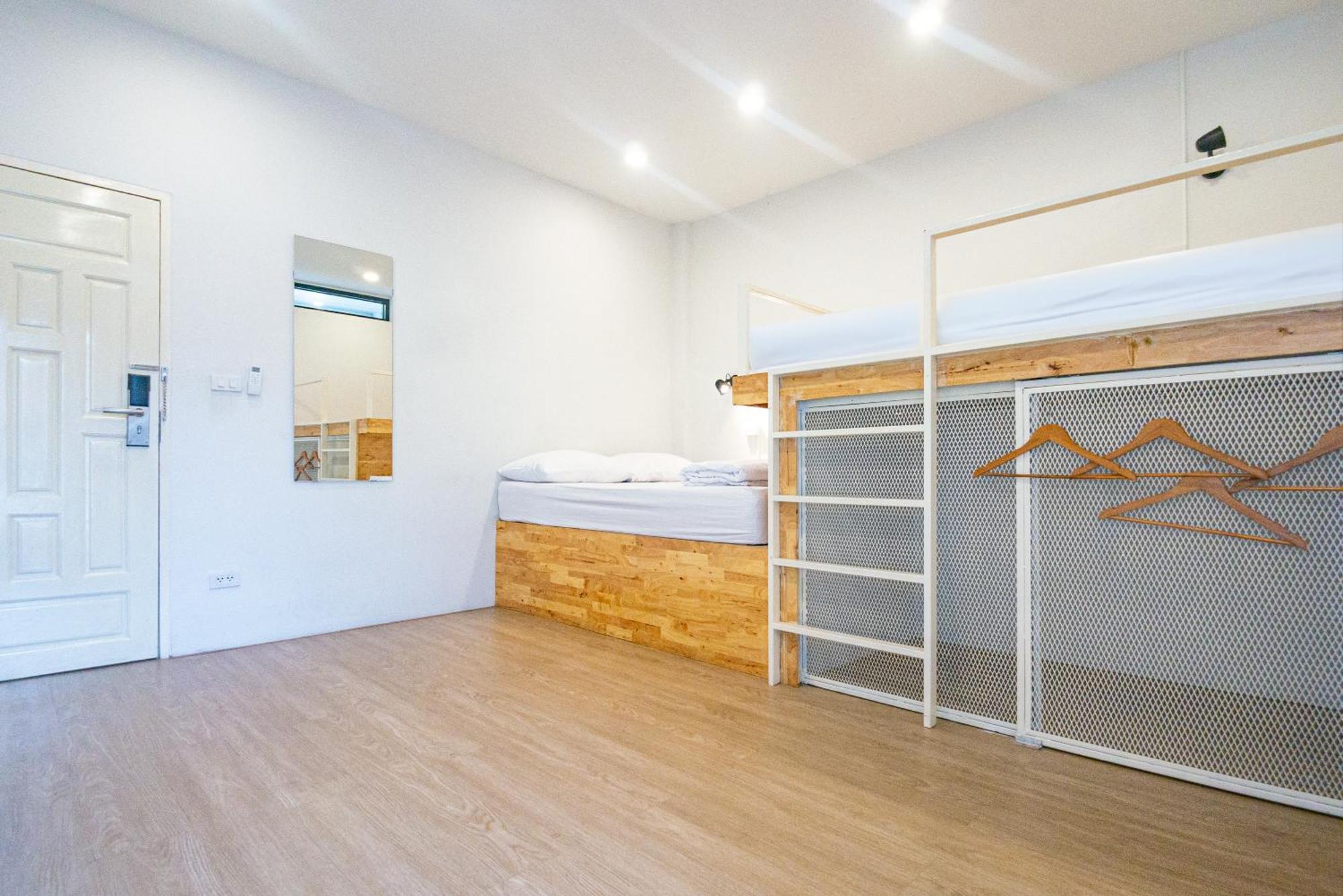 Paknap Hostel ナーン エクステリア 写真