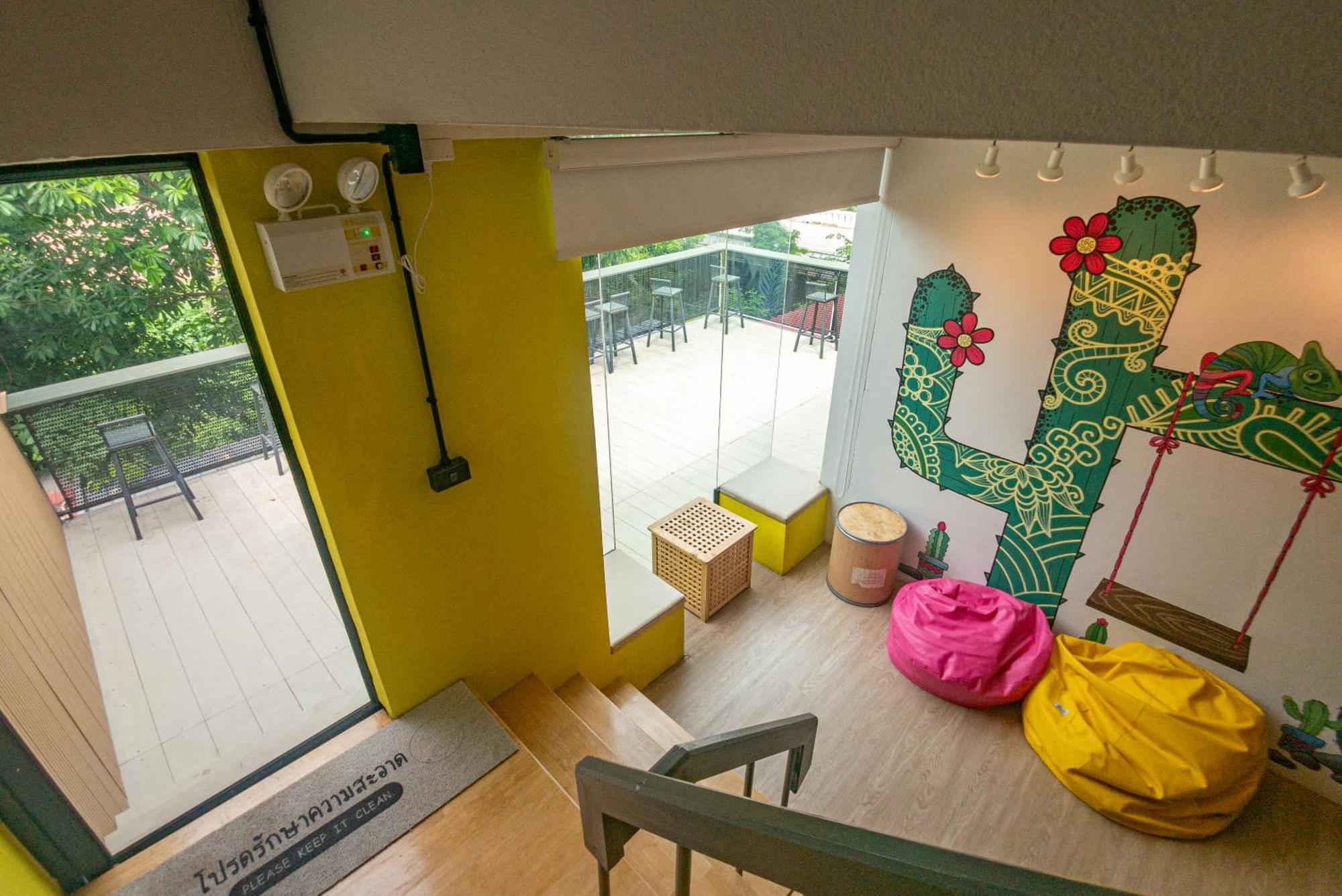Paknap Hostel ナーン エクステリア 写真