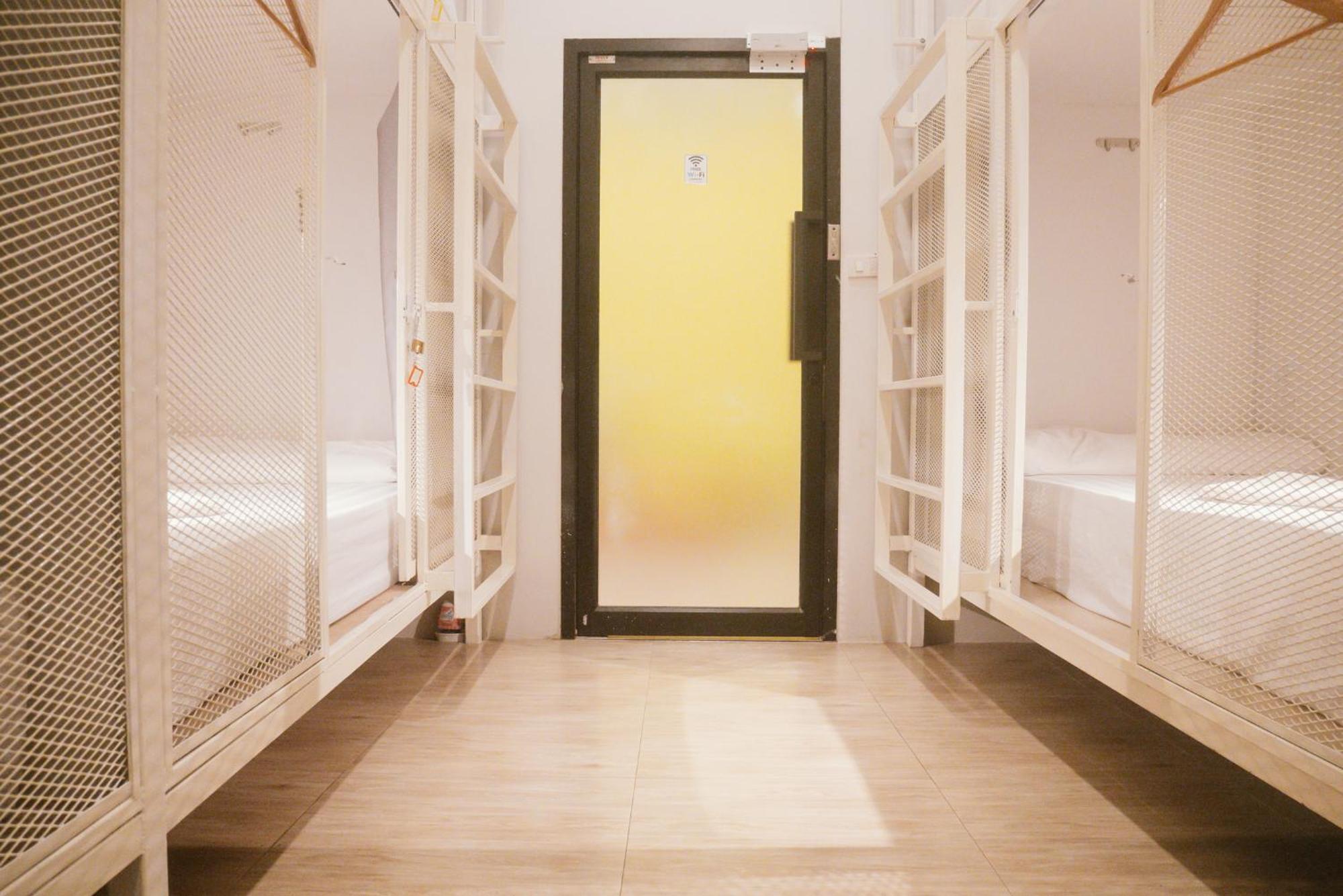 Paknap Hostel ナーン エクステリア 写真